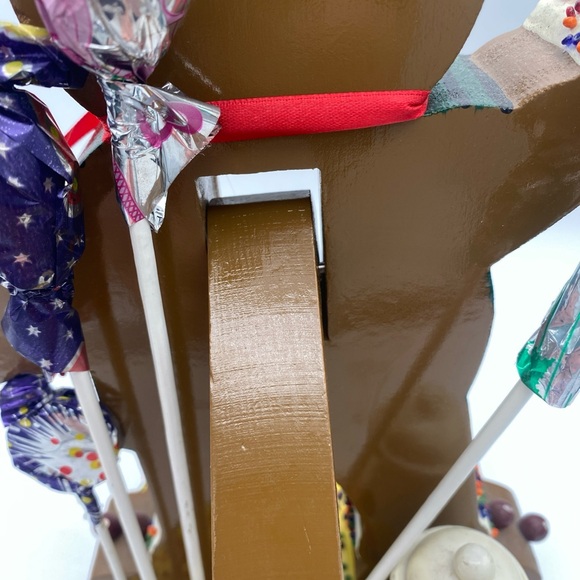 Nanette Hilton Christmas Gingerbread Man Nutcracker 11.25" sprinkles & Lollipops - Picture 9 of 16